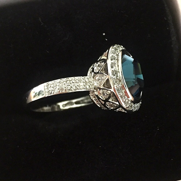 Queens Crown Blue Gem Ring - Picture 1 of 5